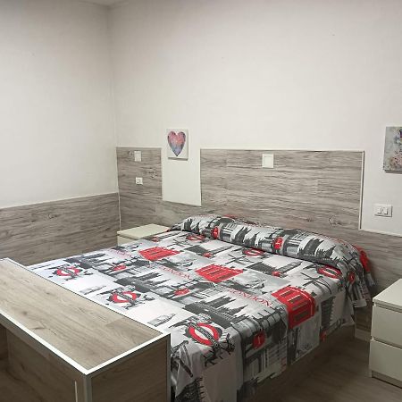 Le Due Sorelle In Fiera Bologna Esterno foto